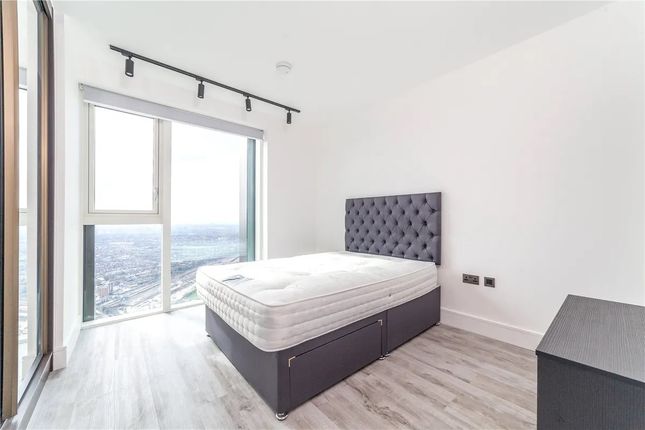 Flat for sale in Portal Way, North Acton, London