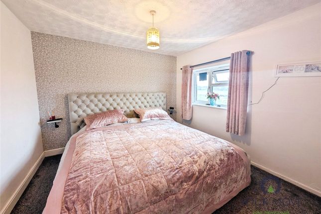 124, Lansbury Grove, Staffordshire photo 4