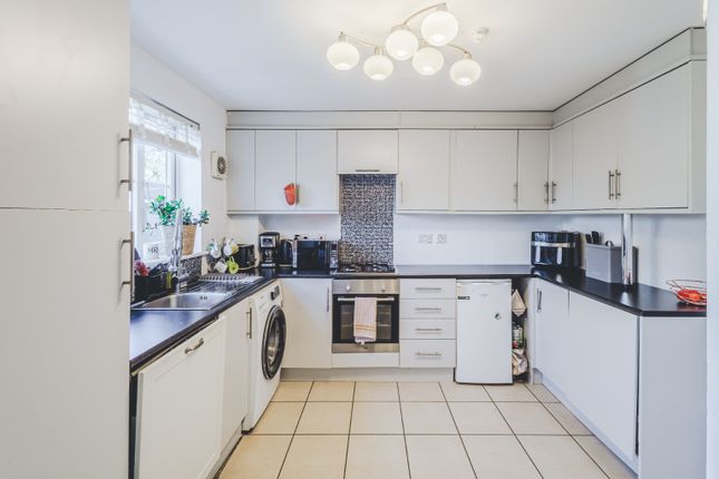 64 Winton Road, Swindon, Wiltshire photo 4