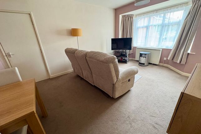 37 Jubilee Court, Ravenscroft, Holmes Chapel photo 2