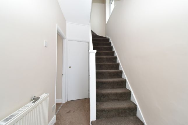 110, Dale Avenue, EDGWARE photo 2