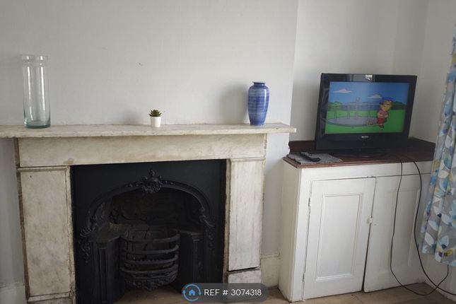 Offord Road, Room, Islington London photo 2