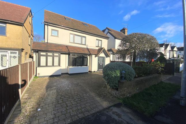 Thumbnail Detached house to rent in Wayside Avenue, Bushey