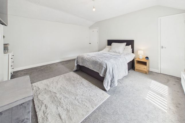 205 Elliott Street, Manchester photo 3