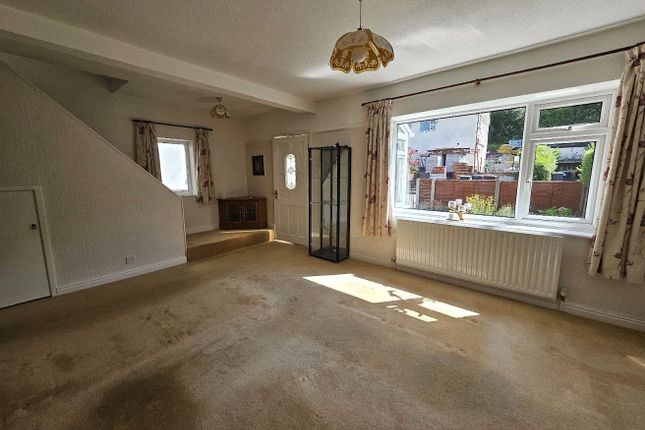 15, Shallcross Avenue, High Peak photo 3