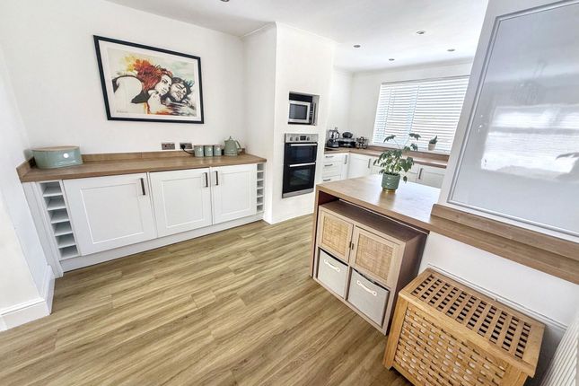 6, Pangbourne Close, Newcastle upon Tyne photo 3