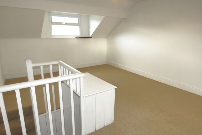 Terraced house to rent in Hope Street, Sheffield