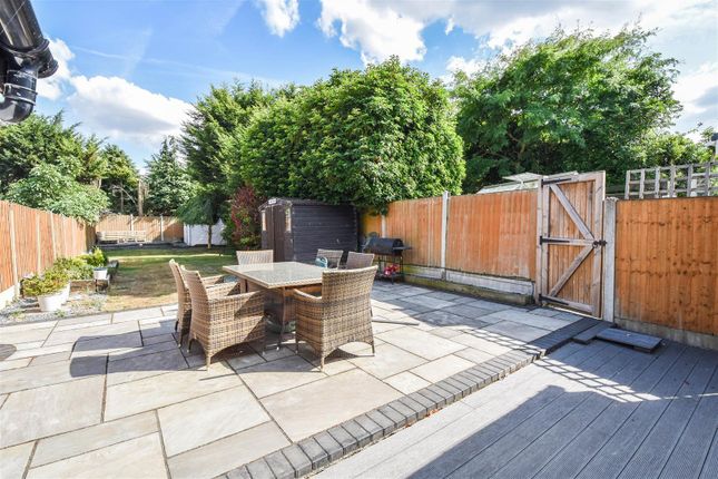 10 The Thorns, Ongar Road, Brentwood photo 4