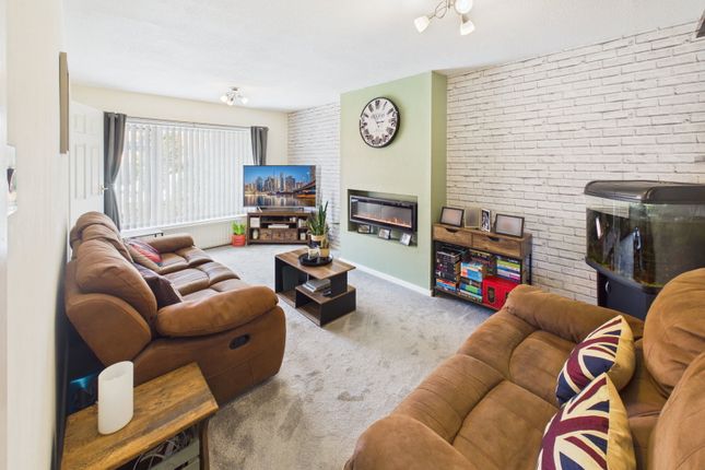 10, Fairmead Way, Whitby photo 2