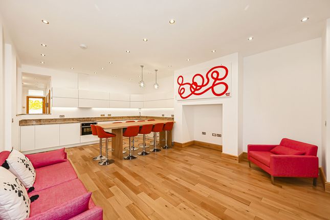 Flat Lower Ground, 51, Barkston Gardens, London photo 2
