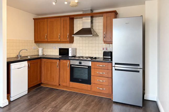 Tudor Way, Woking photo 3