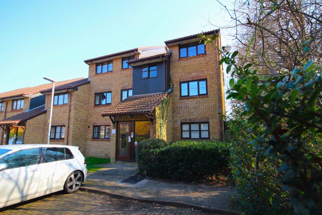 Thumbnail Flat to rent in The Larches, Milford Close, St. Albans, Hertfordshire