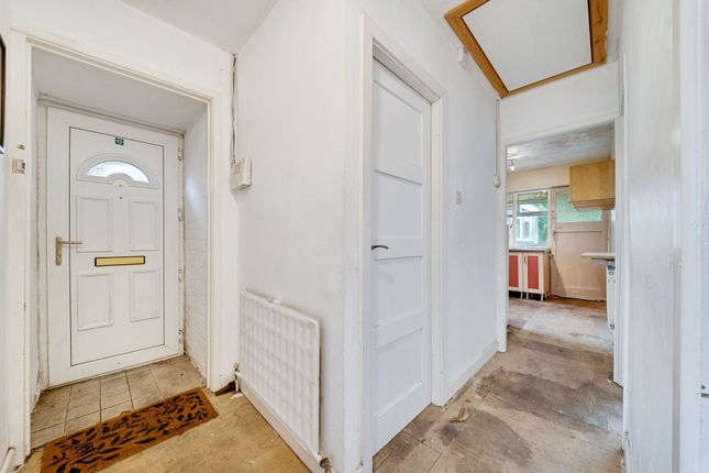 15 Bromley Cross Road, Bolton photo 4
