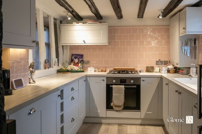 Hoe Cottage, Petworth Road, Godalming photo 2