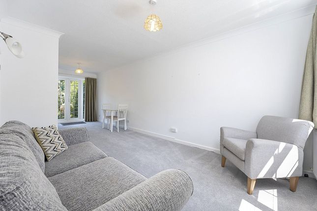 1, Tapestry Close, Sutton photo 3
