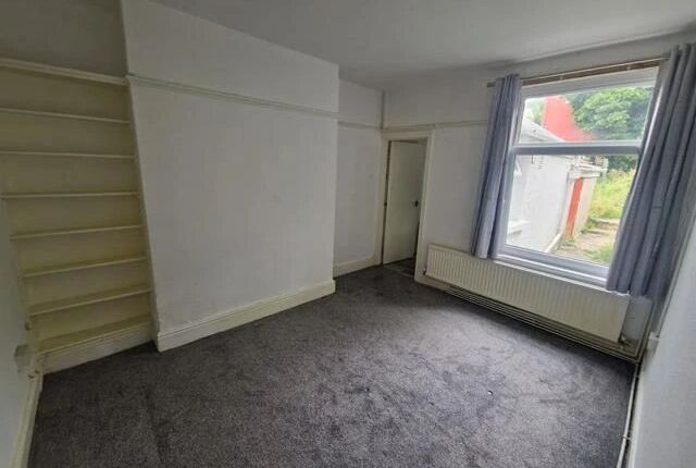 Penllwyn Talbot Road Talbot Green, Llantrisant photo 4