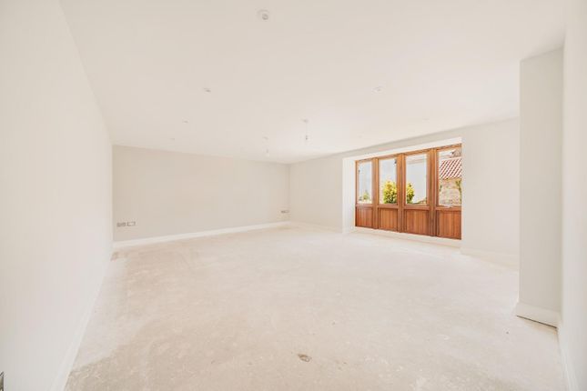 The Carriage House, Andrews Drive, Marshfield photo 4