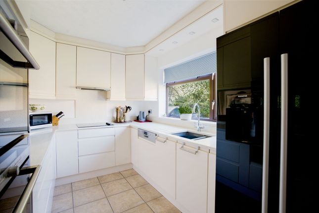 4 Mill Close, Newmarket photo 4