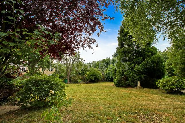 2-bed flat on Dollis Heights, Dollis Hill Lane, London, £450,000