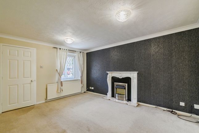 6, Loughrigg Close, Tyldesley photo 2