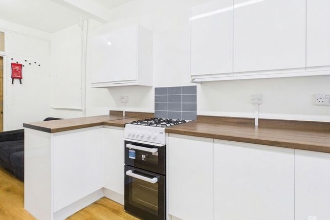 30 Brading Road, Brighton photo 2