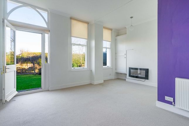 4 Garstons, Burwash photo 3