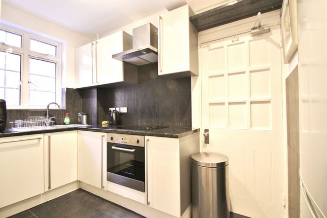 Flat 260 Latymer Court, Hammersmith Road, London photo 2