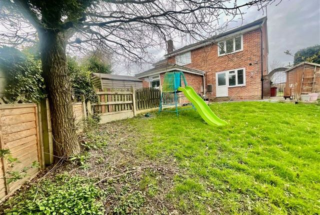21, Hawksway Eckington, Sheffield photo 3