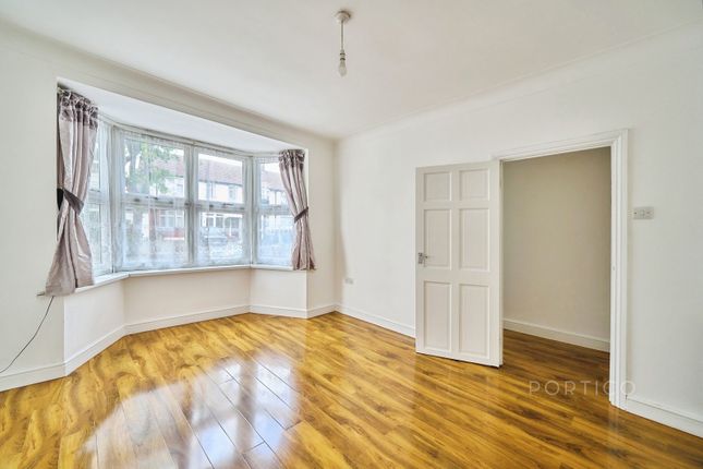 106, Vicarage Road, London photo 3