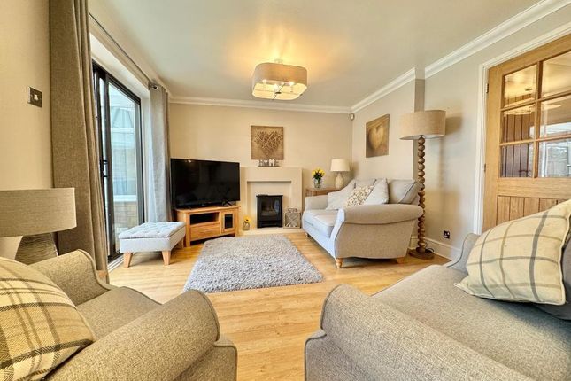 5, Bure Grove, Willenhall photo 2
