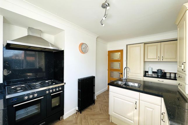 13, St Stephens Crescent, Gilberdyke photo 2