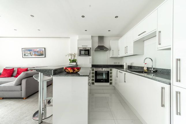 1-bed flat on Old Brompton Road, Earls Court, £3,879/mo