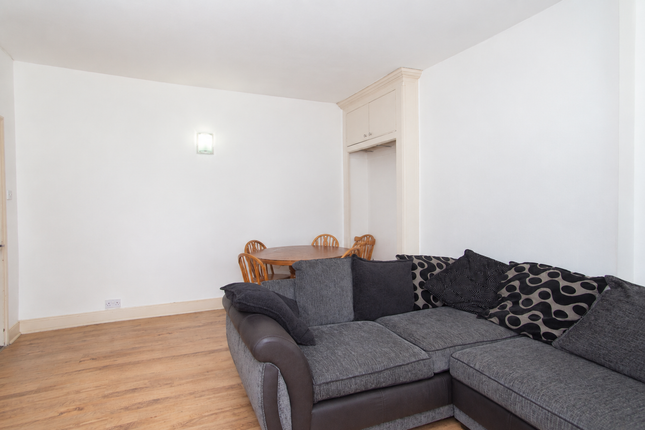 3a , Stamford Street, Mossley photo 4