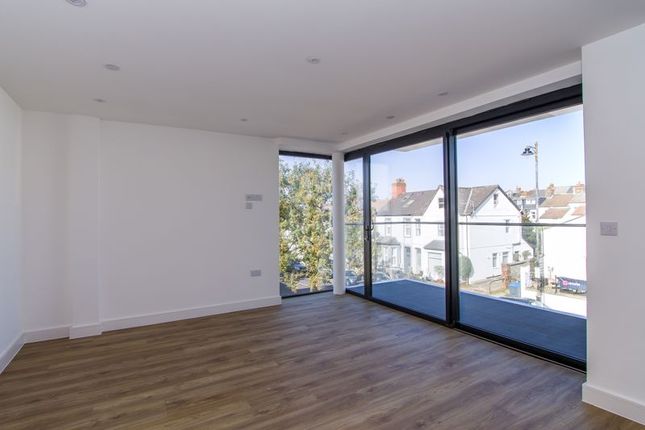 9 Windsor Gardens, Windsor Road, Penarth photo 3