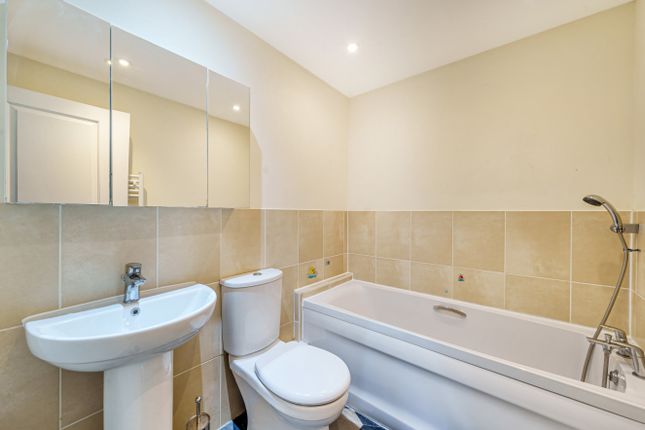 19, Renwick Drive, Bickley photo 4