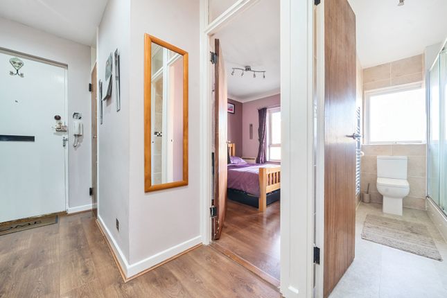 Flat for sale in Carters Close, Worcester Park
