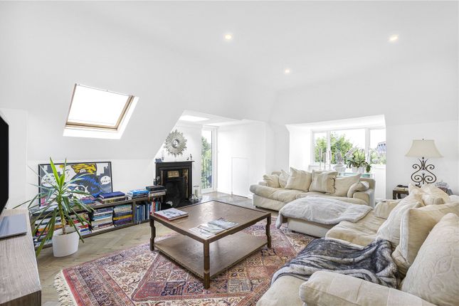 Flat for sale in Bycullah Road, Enfield