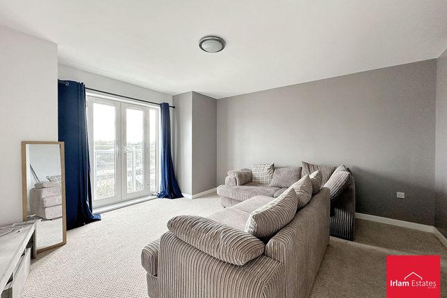 Apt 19, The Locks, Manchester photo 2
