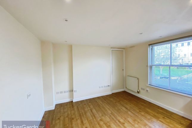 Flat 3, Cambridge photo 5