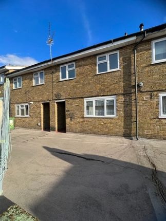 Thumbnail Flat to rent in Nuxley Road, Belvedere, Kent