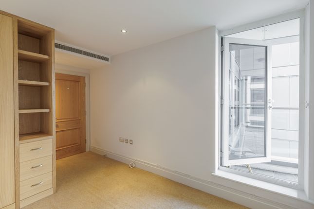 Flat for sale in The Boulevard, Imperial Wharf