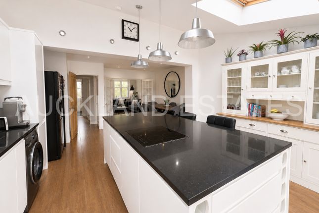 128, Auckland Road, Potters Bar photo 4