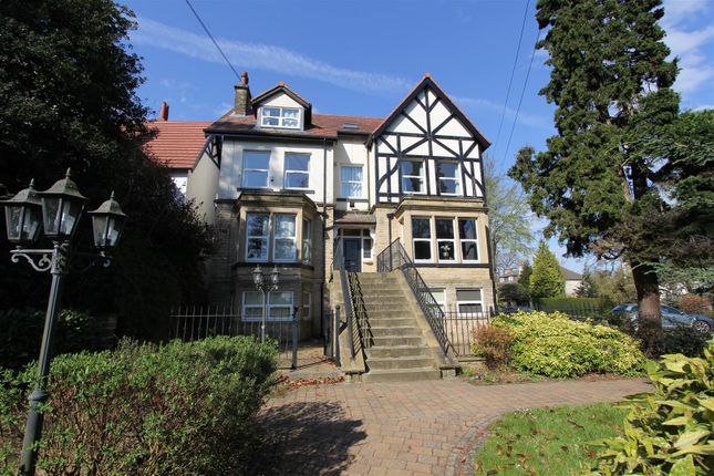 Thumbnail Flat to rent in Park Lane, Roundhay, Leeds