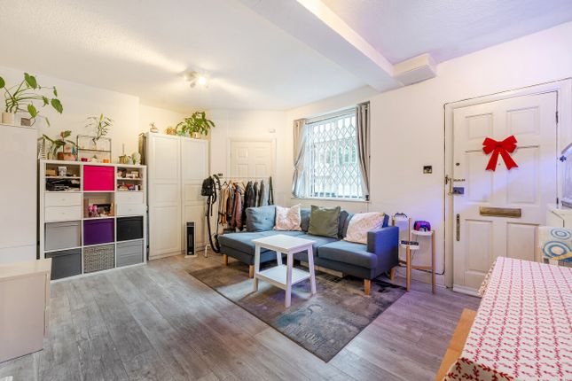 Flat 1, 6, Greencroft Gardens, London photo 3