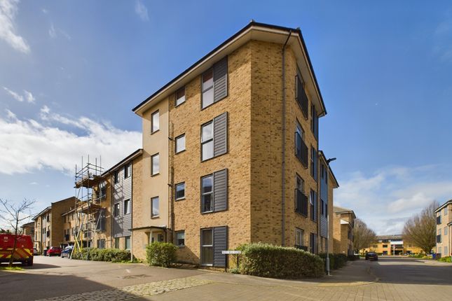 Flat for sale in Alice Bell Close, Cambridge