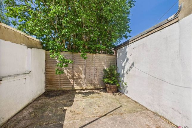 28 Victoria Street, Cheltenham photo 3