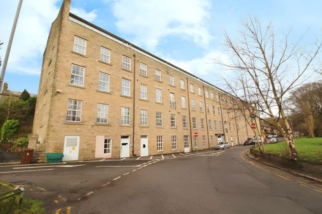 Thumbnail Flat to rent in Wedneshough Green, Hollingworth, Hyde, Greater Manchester