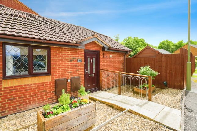 Bungalow for sale in Ravencroft, Bicester, Oxfordshire