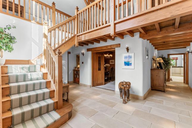Heber Lodge, Panorama Drive, Ilkley photo 2