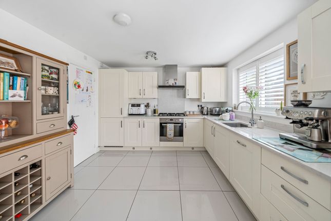 10 Cassidy Close, Leigh photo 3